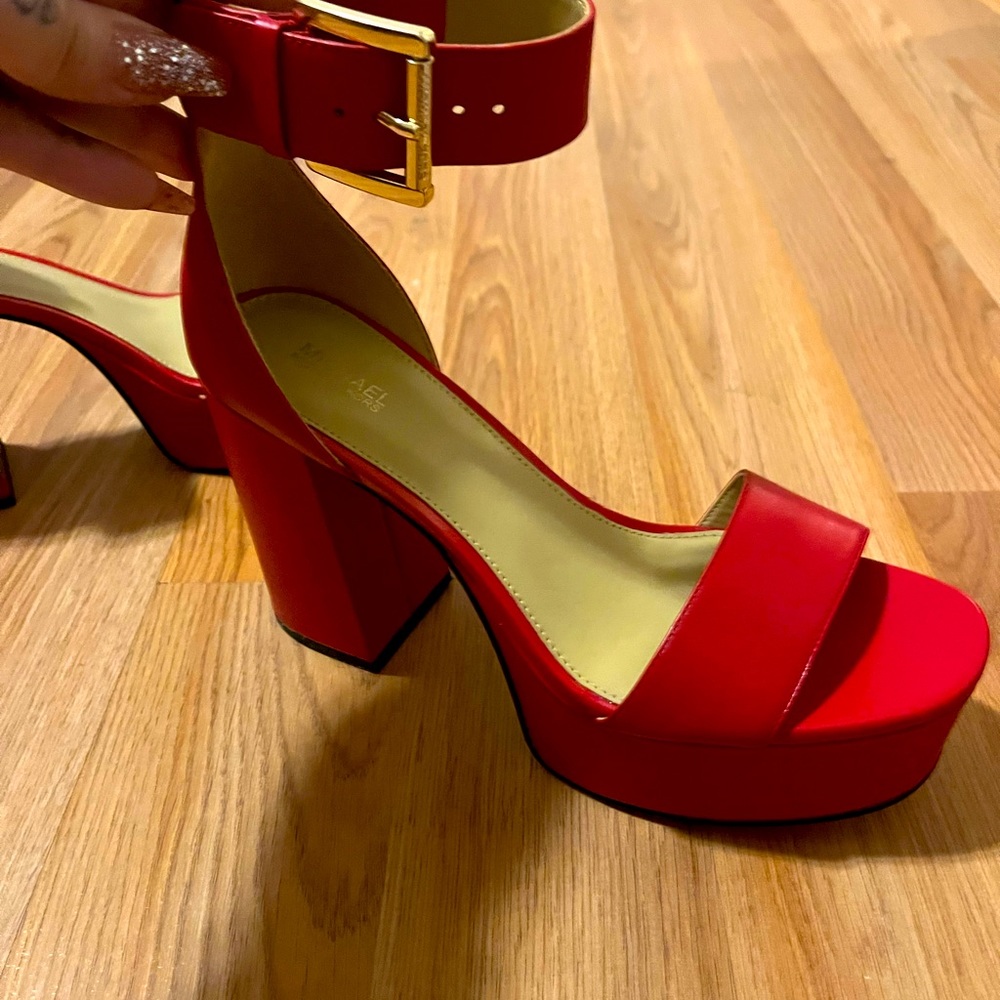 MICHAEL MICHAEL KORS Tara Leather Platform Sandals SIZE 8